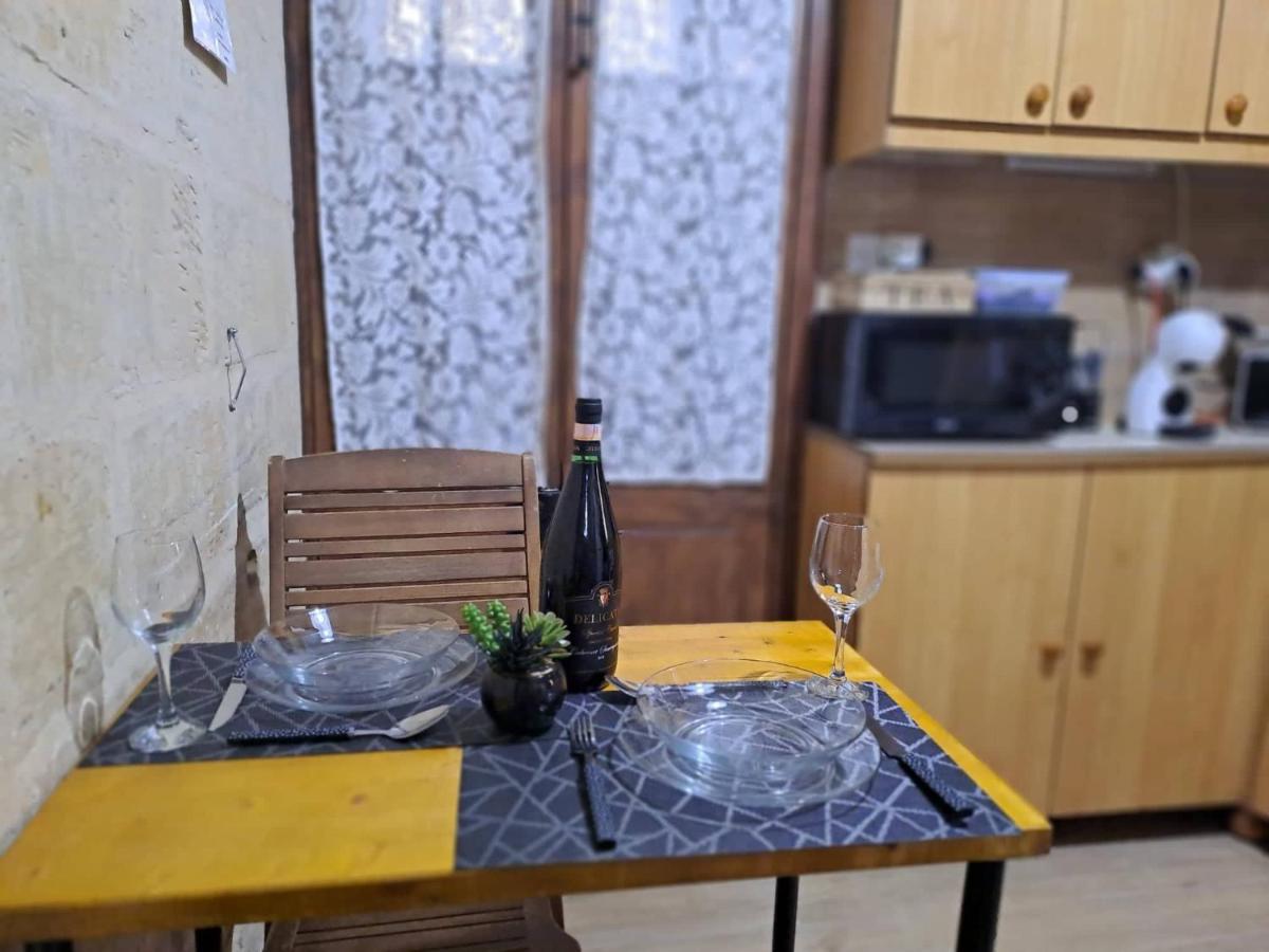 Lovely 1 Bedroom Apartment In The Heart Of La Valeta Exterior foto